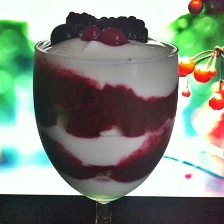 Beeren Fool Dessert