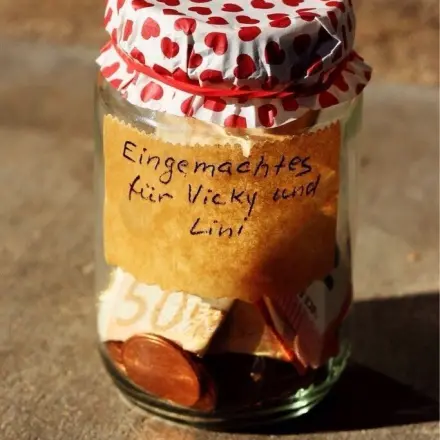 Witzige Idee für Geldgeschenke: Geld im Einmachglas