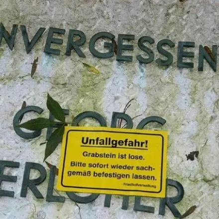 Grabstein kaputt - was ist zu tun?
