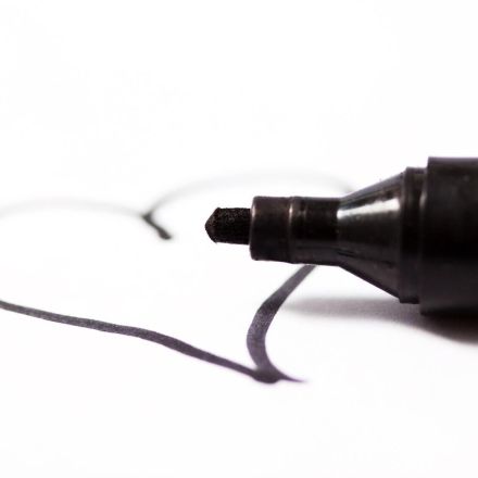 Entfernen von wasserfesten Filzschreiberstrichen (Edding)