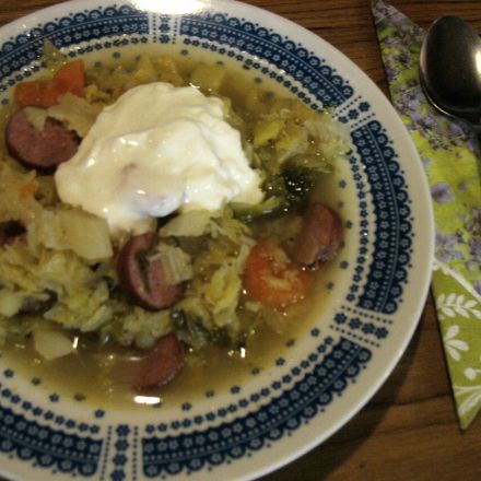 Herbstlicher Eintopf: Wirsingtopf mit Cabanossi