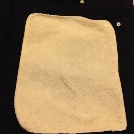 Knitterfalten auf Kleidung unterwegs "wegwischen"