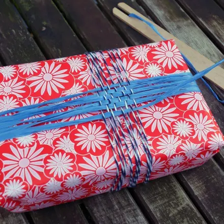 Gewebtes Geschenkband ~ DIY