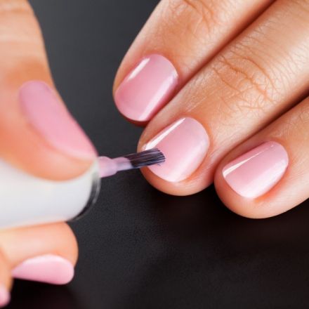 Nagellack hält länger auf den Nägeln