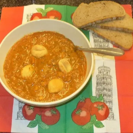 Tomaten-Käsesuppe mit Gnocchi