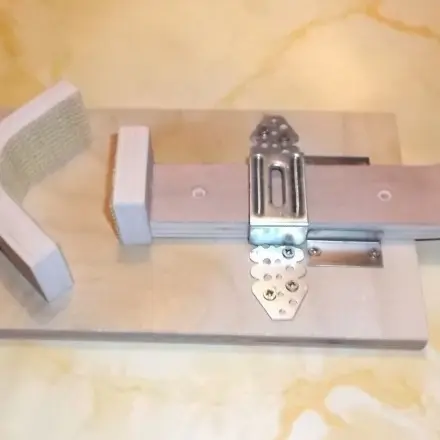 Einarmiges Helferlein in der Küche