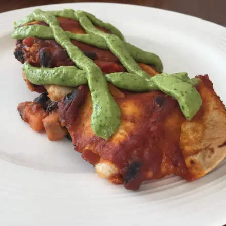 Enchilada mit Süßkartoffeln und schwarzen Bohnen