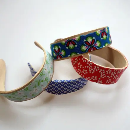 Armreifen aus Eisstielen basteln ~ DIY