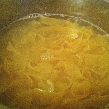 Nudelwasser weiterverwenden