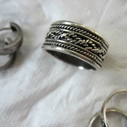 Silberschmuck schnell und leicht reinigen