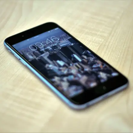 Kontakt in den Lockscreen des Smartphones setzen
