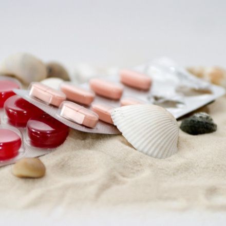 Krank im Urlaub: Das gehört in jede Reiseapotheke
