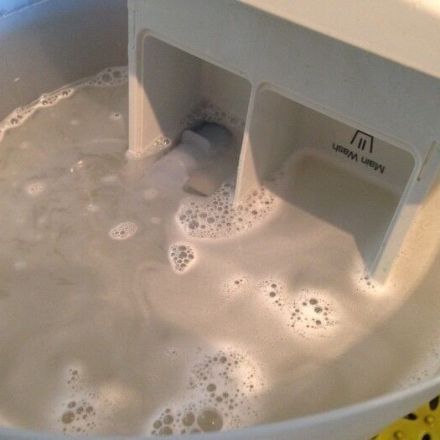 Waschmaschine, Spülfach und Kammer reinigen