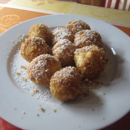 Topfenknödel (Quarkknödel)