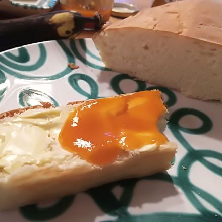 Überreife Banane zu leckerem Hefeteigstriezel verarbeiten