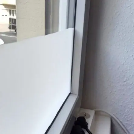 Selbstklebende Glasfolie perfekt anbringen