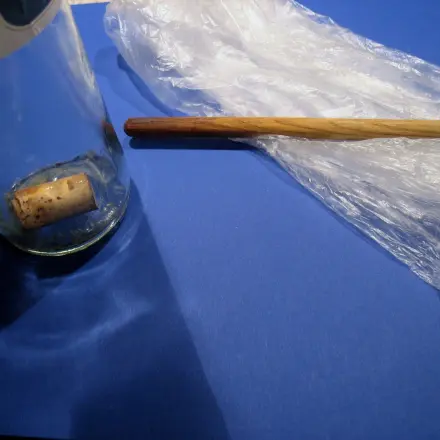 Korken aus einer Flasche entfernen