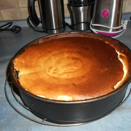 Einfacher Käsekuchen mit Boden