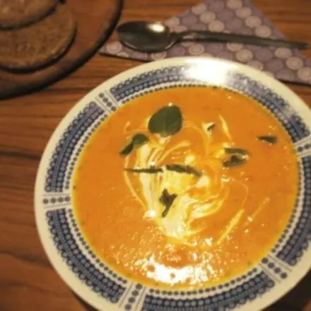 Quitten-Cremesuppe mit Hühnerfleisch