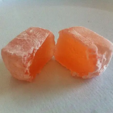 Türkische Lokum mit Rosenwasser