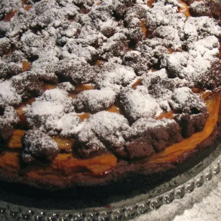 Saftige Schoko-Quitten-Torte mit knusprigen Kakaostreuseln