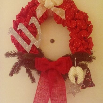 Weihnachtlichen Türkranz mit Endlos-Schrägband herstellen