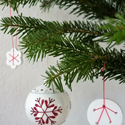Christbaumschmuck aus Modelliermasse selber machen