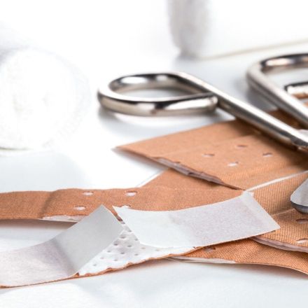 Verbände und Pflaster richtig anlegen