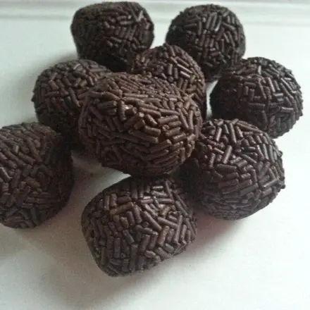 Rumkugeln aus Resten von Kuchen