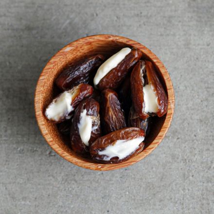 Datteln mit Meerrettich-Sahne-Creme
