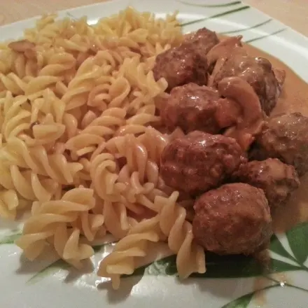 Köttbullar in Rahmsauce