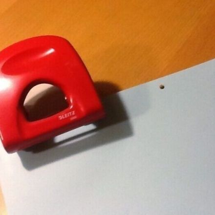 4-Loch-Stanzung mit "normalem" Locher