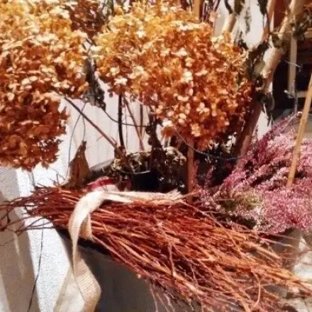 Der Trick mit der Grabvase im Blumentopf