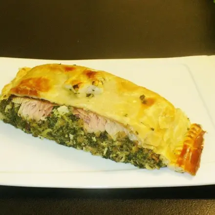 Spinat-Feta-Strudel mit frischem Wildlachs