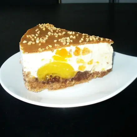 Fruchtig frische Kühlschranktorte mit Knusperdeckel