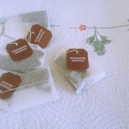 Schwarzteebeutel - ein hilfreicher Gartenhelfer