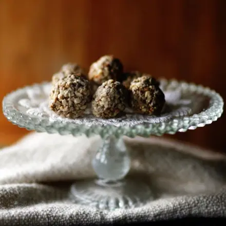 Power Müsli-Bällchen mit weißer Schokolade