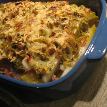 Kartoffel-Chicoree-Auflauf mit Kochschinken