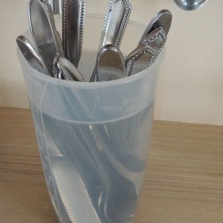 Flecken auf Besteck vermeiden