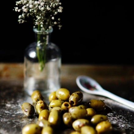 Eingelegte Oliven