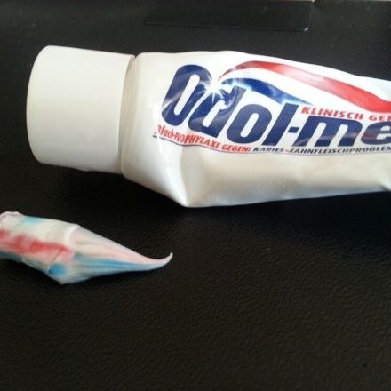 Zahncreme vielseitig im Haushalt anwenden