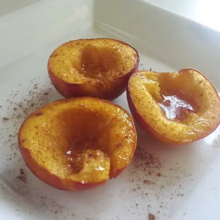 Gebackene Honig-Nektarinen