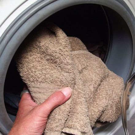 Waschmaschine läuft schon, ein Teil vergessen?