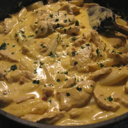 Hähnchen-Spargel-Pfanne mit Sahnesauce
