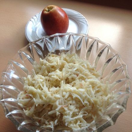 Roher Selleriesalat mit Apfel