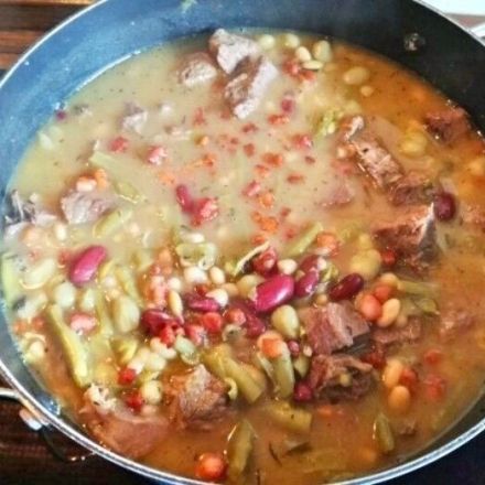 Leckerer Bohneneintopf mit Einlage