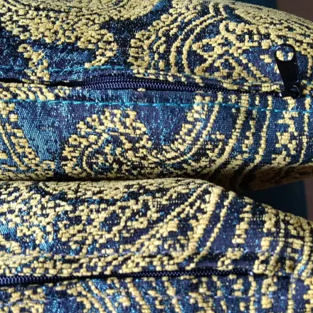 Reißverschluss Schieber am Zierkissen unsichtbar machen