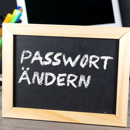 Online-Konten schützen - Passwörter regelmäßig ändern