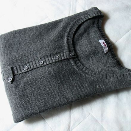 Praktische Hilfe beim Zusammenlegen von Kleidungsstücken