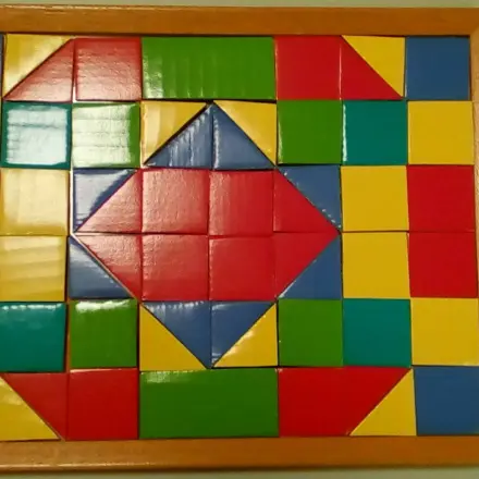 Legespiel ganz einfach aus buntem Karton herstellen